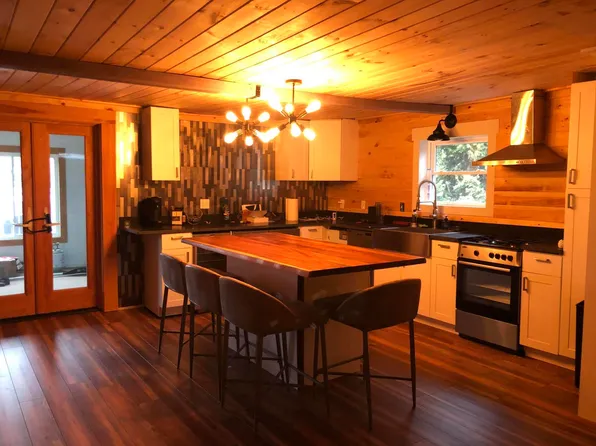93 Roberts Shore Road, Liberty, ME 04949