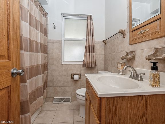 5th image of 11604 S Campbell Ave