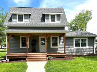 123 W Middle St, Franklin Grove, IL 61031