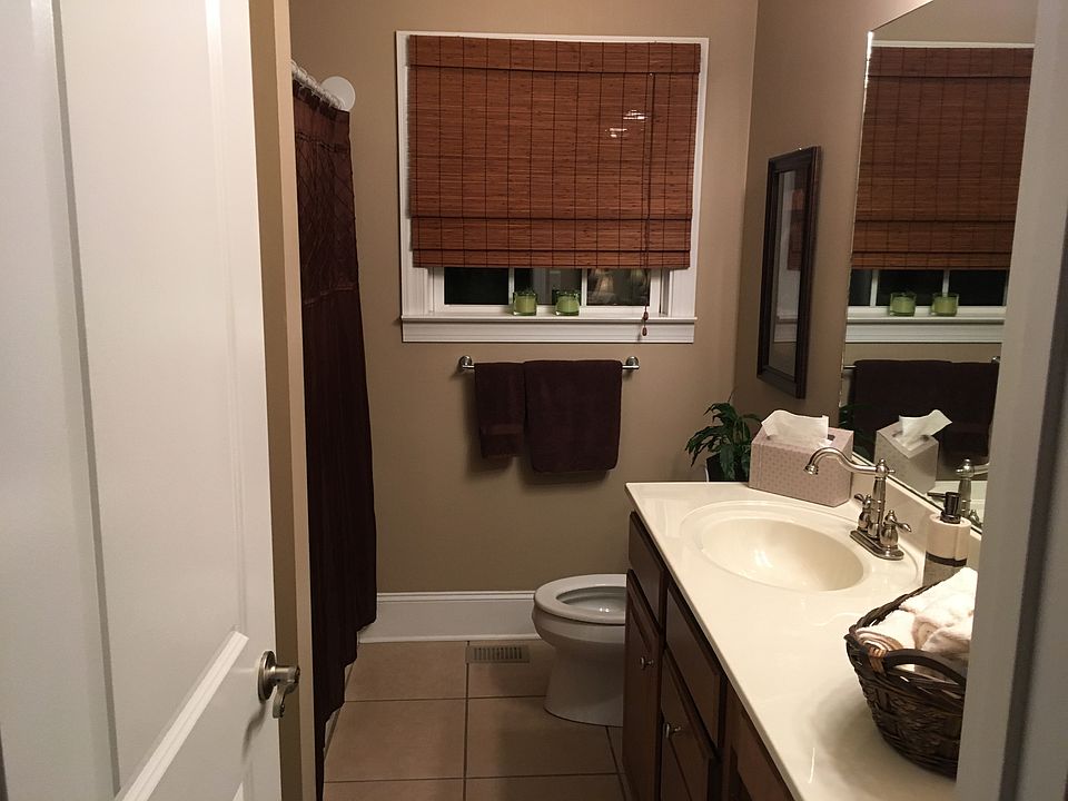 1st image of 119 Golden Crest Dr