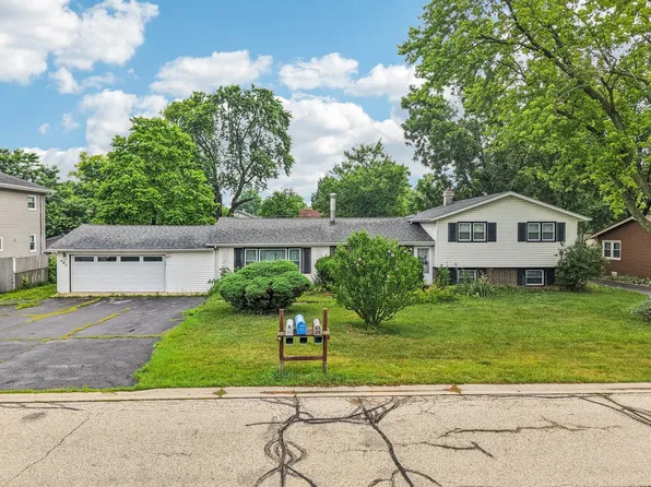 602 Daisy Ln, Round Lake Beach, IL 60073