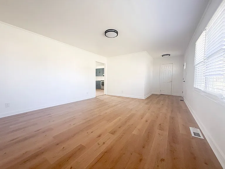 125 Woodland St — Photo 3