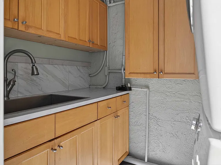 8007 Louise Ave — Photo 28