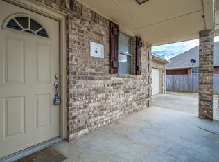 4 S Ridge Pointe Dr, Edmond, OK 73034