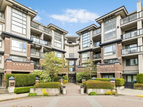 10866 City Pkwy #105, Surrey, BC V3T 5W9