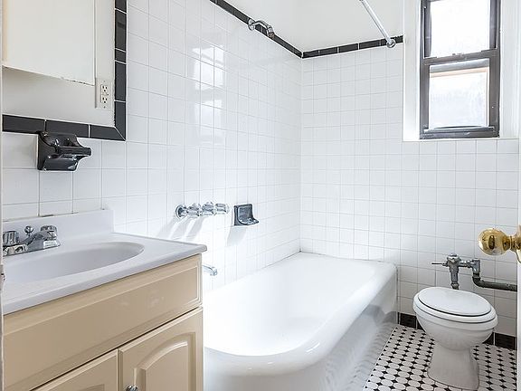 5th image of 55 W 11th St APT 8B