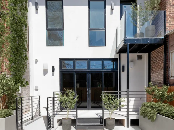 432 Fenimore Street image 10 of 24