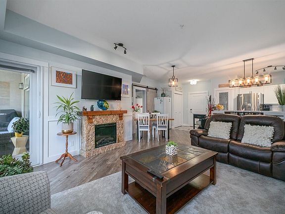 3rd image of 2551 Shoreline Dr Unit 112
