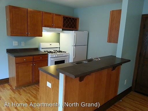 4th image of 1325 Grand Ave
