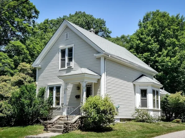 3 Commonwealth Ave, Hopkinton, MA 01748