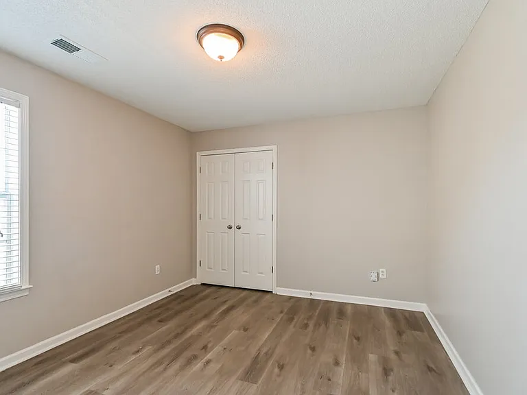 8730 Eagle View Dr — Photo 14
