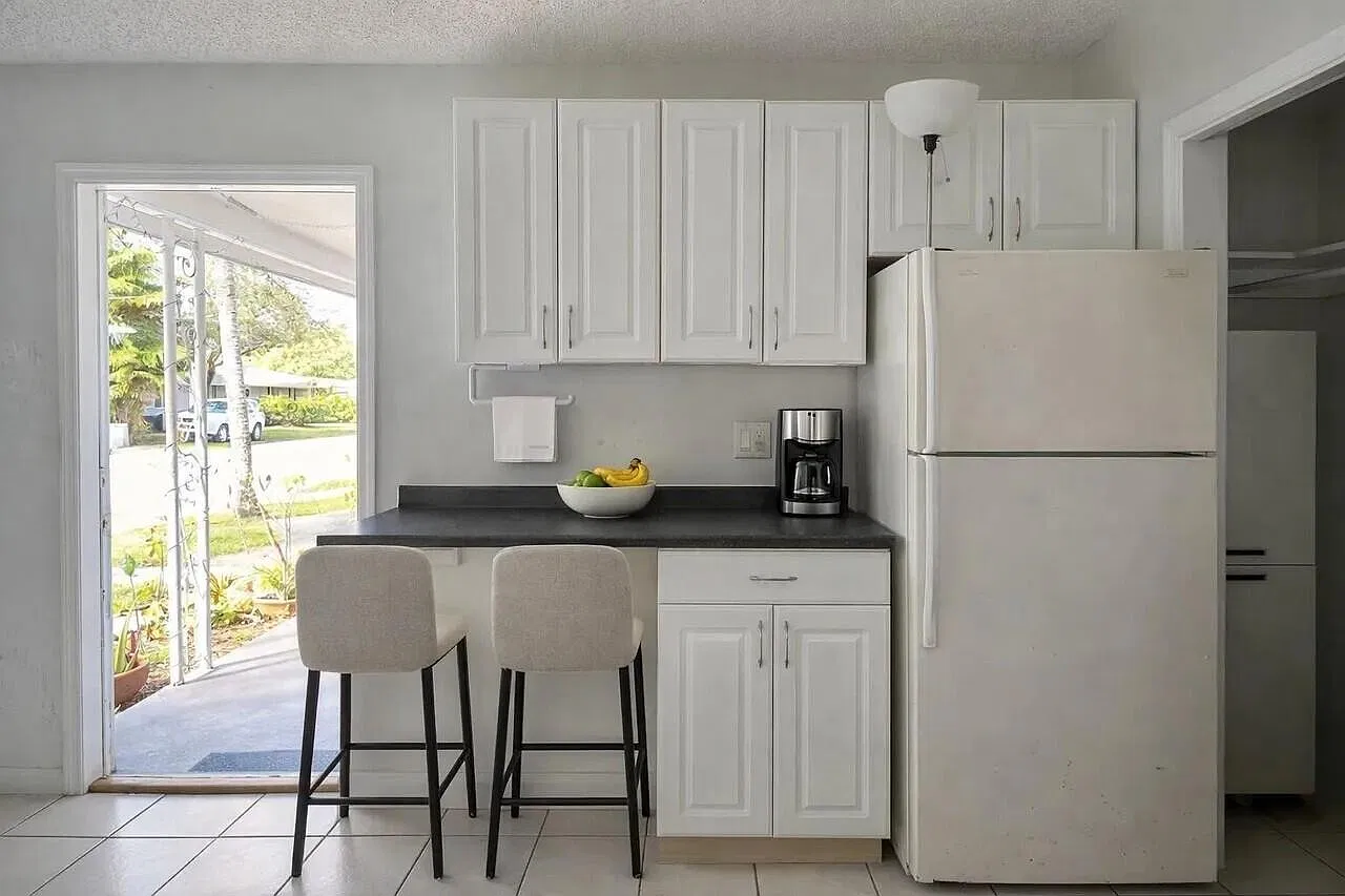 1 bed, 1.0 bath, 2337 sqft, $1,400 — Photo 4