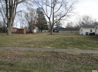309 McLean St, Colchester, IL 62326