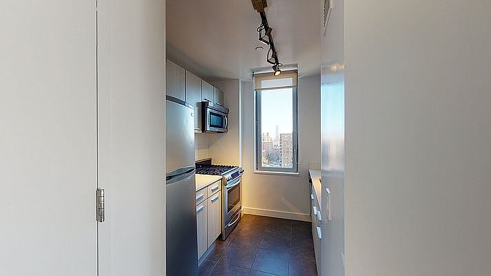 1st image of 801 Amsterdam Ave APT 7H