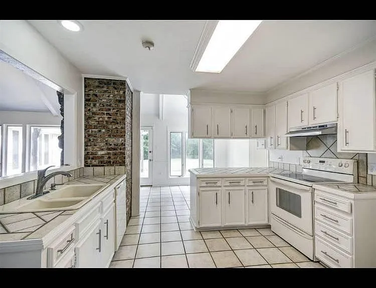 Springridge Cir — Photo 7