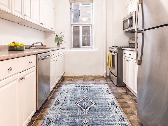 2nd image of 201 W 92nd St APT 6L