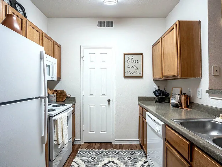 Stoneridge Apartments — Photo 6