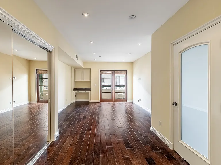 10707 W Missouri Ave #301 — Photo 12