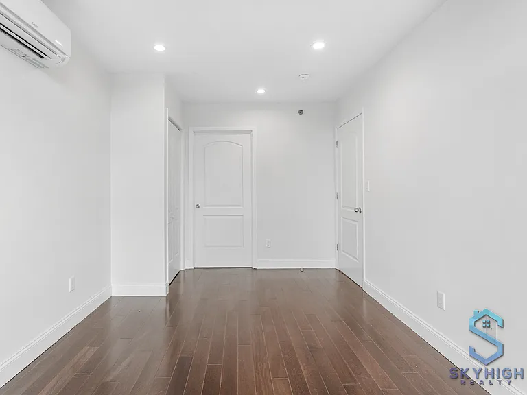 46-02 70th St #8G — Photo 5