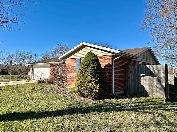 5th image of 1105 Hilltop Ave