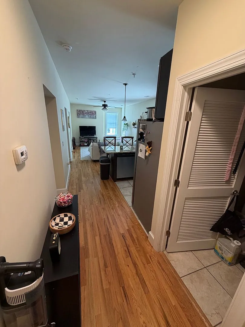 6 S Harvie St — Photo 1