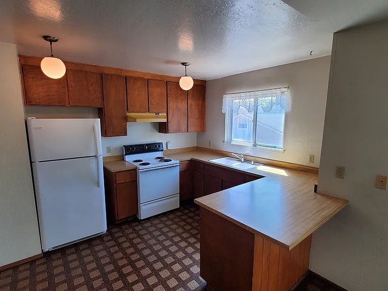 202 Blackburn St #B — Photo 8