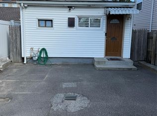 23027 148th Ave, Springfield Gardens, NY 11413