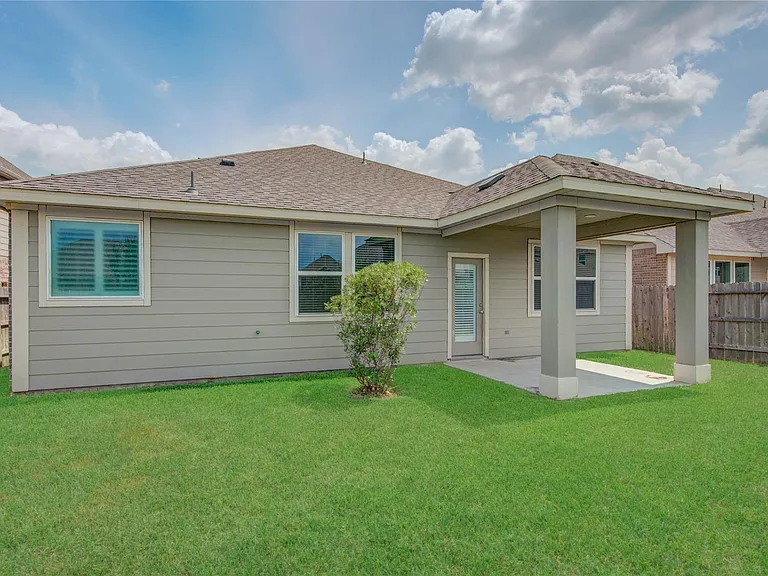 2425 Temple Crag Dr — Photo 36