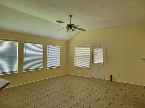 3rd image of 6919 Pheasant Oak Dr