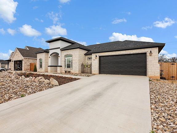 2nd image of 720 Shumard Ln