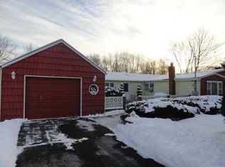 40 Claremont Ave, Bay Shore, NY 11706