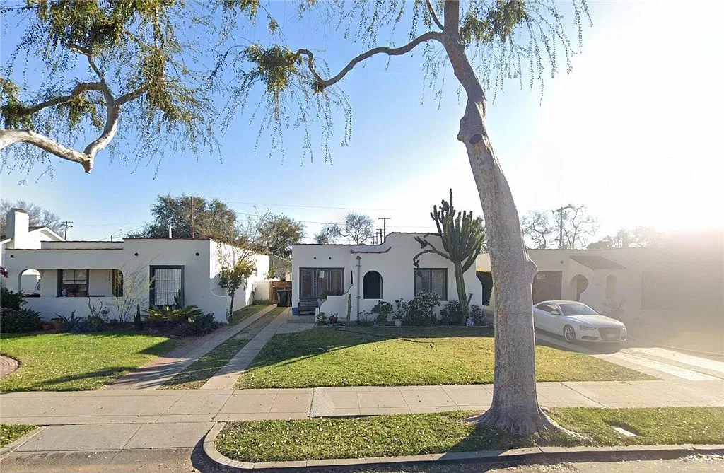 2 bed, 1.0 bath, 850 sqft, $3,400 — Photo 1
