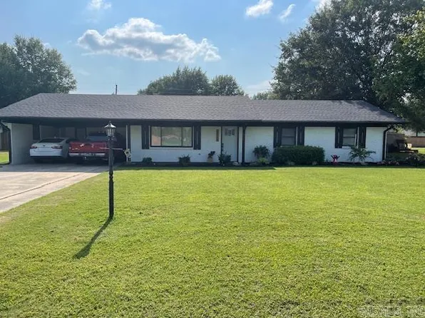 2114 Fairway St, Stuttgart, AR 72160