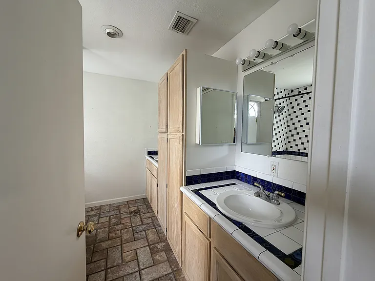 5030 Bonner Dr — Photo 28