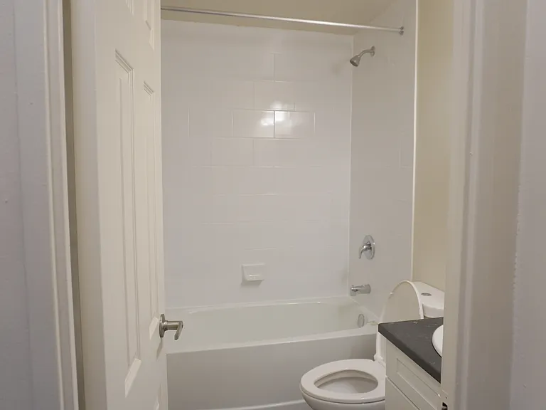340 Willowdale Cres — Photo 15