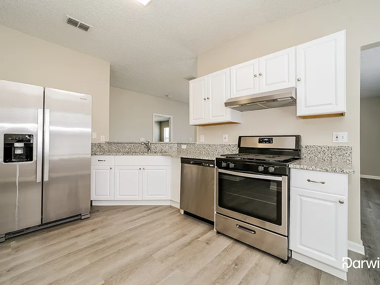 7461 International Village Dr — Photo 3