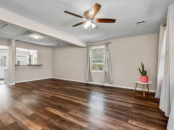 5th image of 2706 S 51st Ct