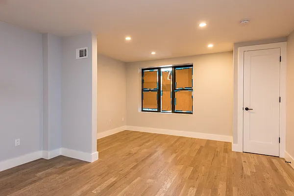 Rented by Nooklyn NYC LLC | media 42