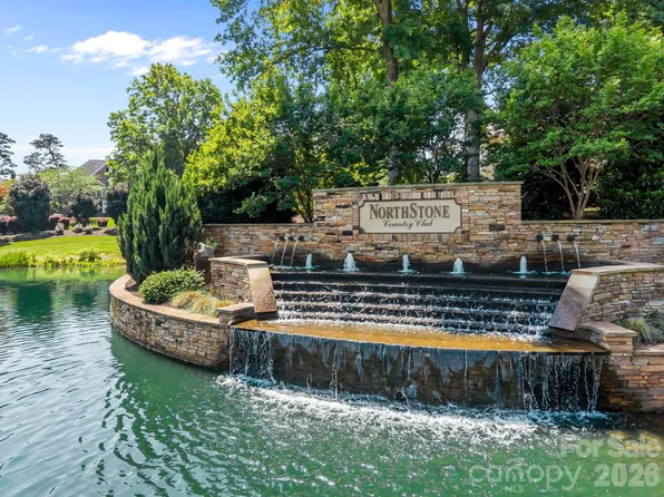 15540 Northstone Dr, Huntersville, NC 28078