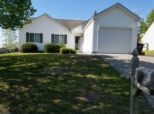 2477 Stratford Crossing Dr, Winston Salem, NC 27103