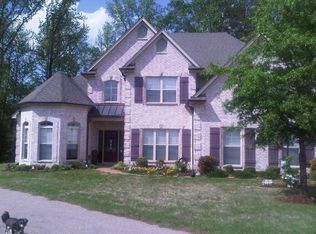 10456 Taos Trail Dr, Lakeland, TN 38002