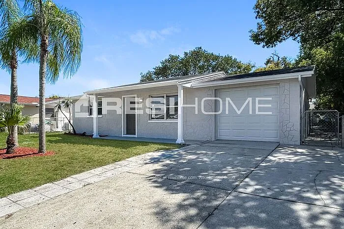 3 bed, 1.0 bath, 1000 sqft, $1,605 — Photo 2