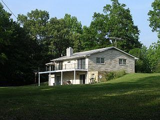 2nd image of 100 Pleasant Ln