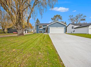 518 Leonard St, Belding, MI 48809