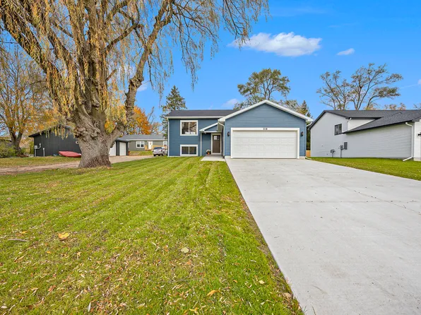 518 Leonard St, Belding, MI 48809