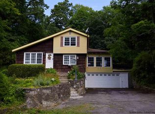 952 Old Post Rd, Esopus, NY 12561
