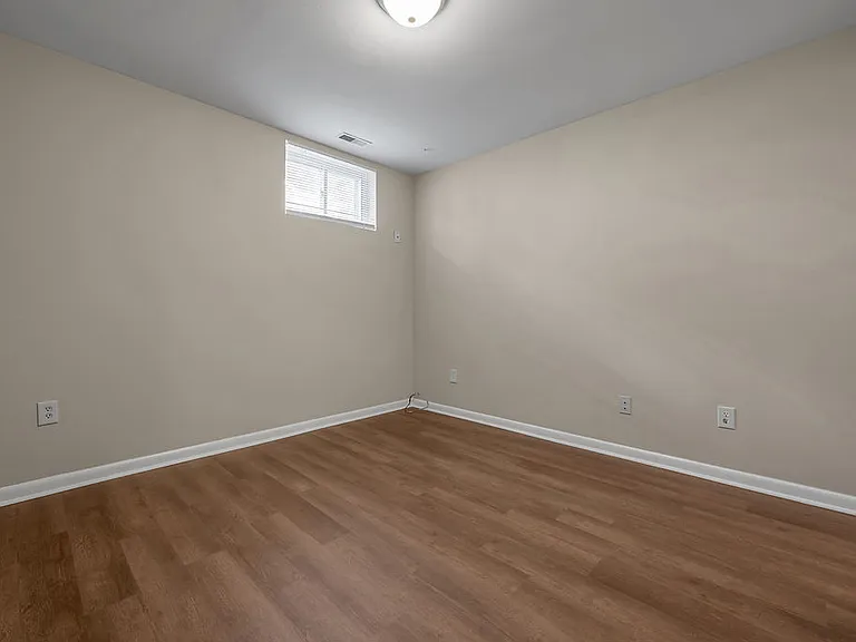 833 Malabu Dr — Photo 34