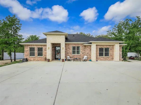 775 Phillips Dr, Azle, TX 76020