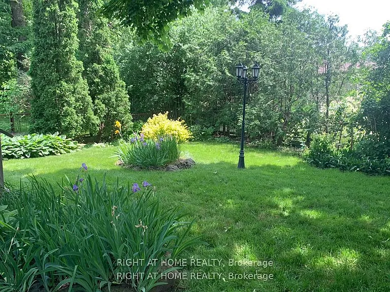 23 Fenelon Dr — Photo 18