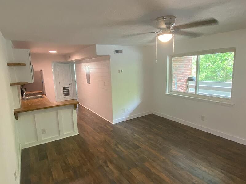 1st image of 2421 Bolton St #B